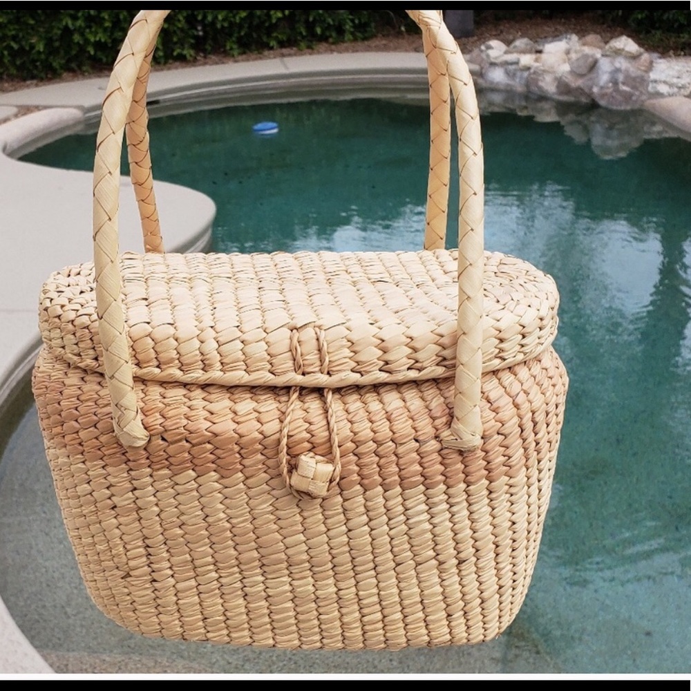 🌷Lovely wicker basket/purse🌷